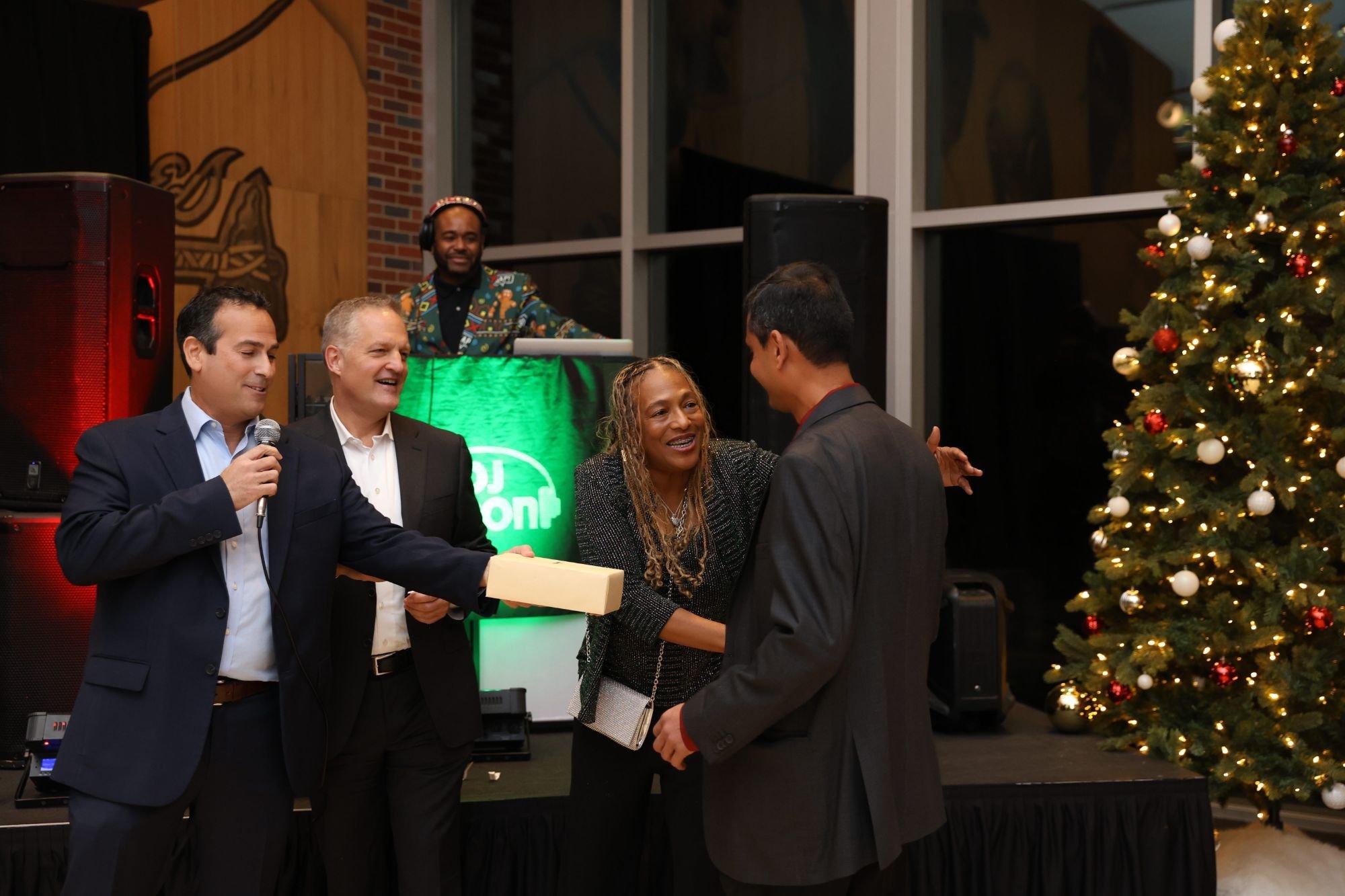 carousel-hero-element image-10